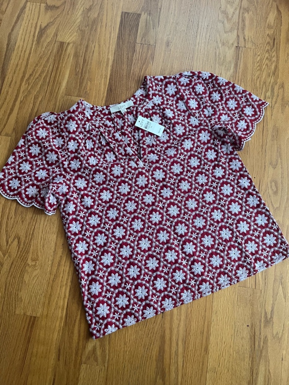 LOFT Beautifully Embroidered Floral  Patter  Short-Sleeve Blouse XS